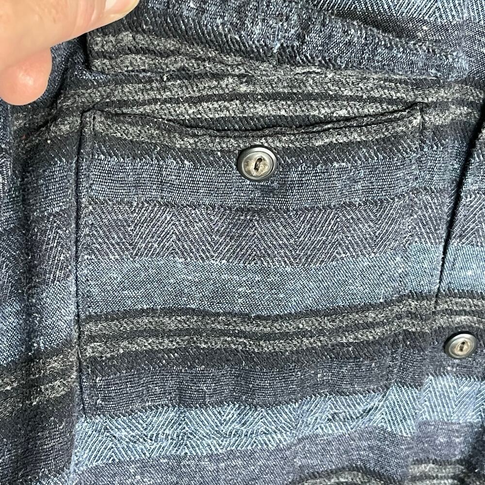 LUCKY BRAND Men’s Blue Striped Button Front Flannel Shacket large - Picture 4 of 5